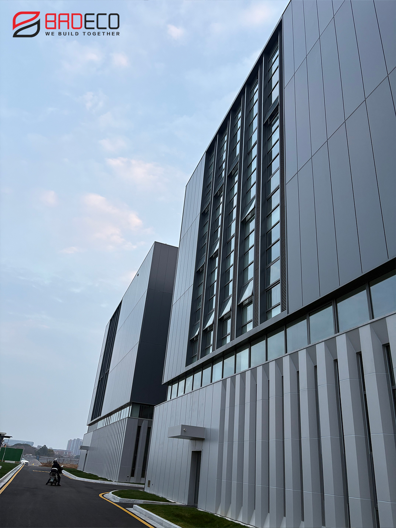 Vertical Installation of BRD Polyurethane Edge-Sealed Rockwool Panel Vertical installation system of BRD rockwool sandwich panel with polyurethane edge sealing for biomedical facility